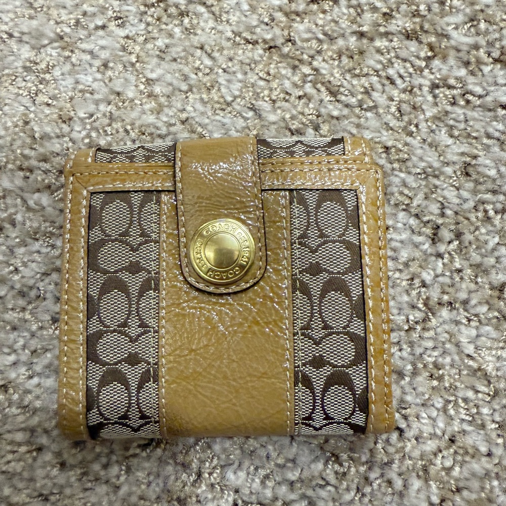 Brown and Tan Patterned Wallet - Picture 2 of 8